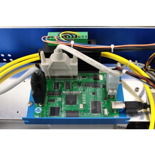 GRAWERKA LASEROWA ŚWIATŁOWODOWA ZNAKOWARKA METALU LASER 50W QSFL-50 ZESTAW